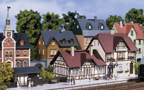 Auhagen 13321  Вокзал  TT ― Zugmodell -- Модели железных дорог ведущих фирм: Piko, Roco, Noch, Vollmer, Faller, Auhagen, Trix, Tillig, Busch