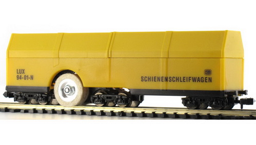 Lux-Modellbau 9470  Вагон для чистки рельс  N ― Zugmodell -- Модели железных дорог ведущих фирм: Piko, Roco, Noch, Vollmer, Faller, Auhagen, Trix, Tillig, Busch